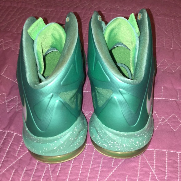 Nike Kyrie Irving basketball shoes - Picture 5 of 6